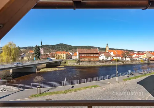 Dům u řeky v centru Sušice — fotografie 4